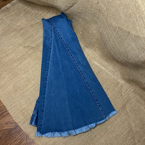 Bellbottom Jeans - Picture 6 of 11